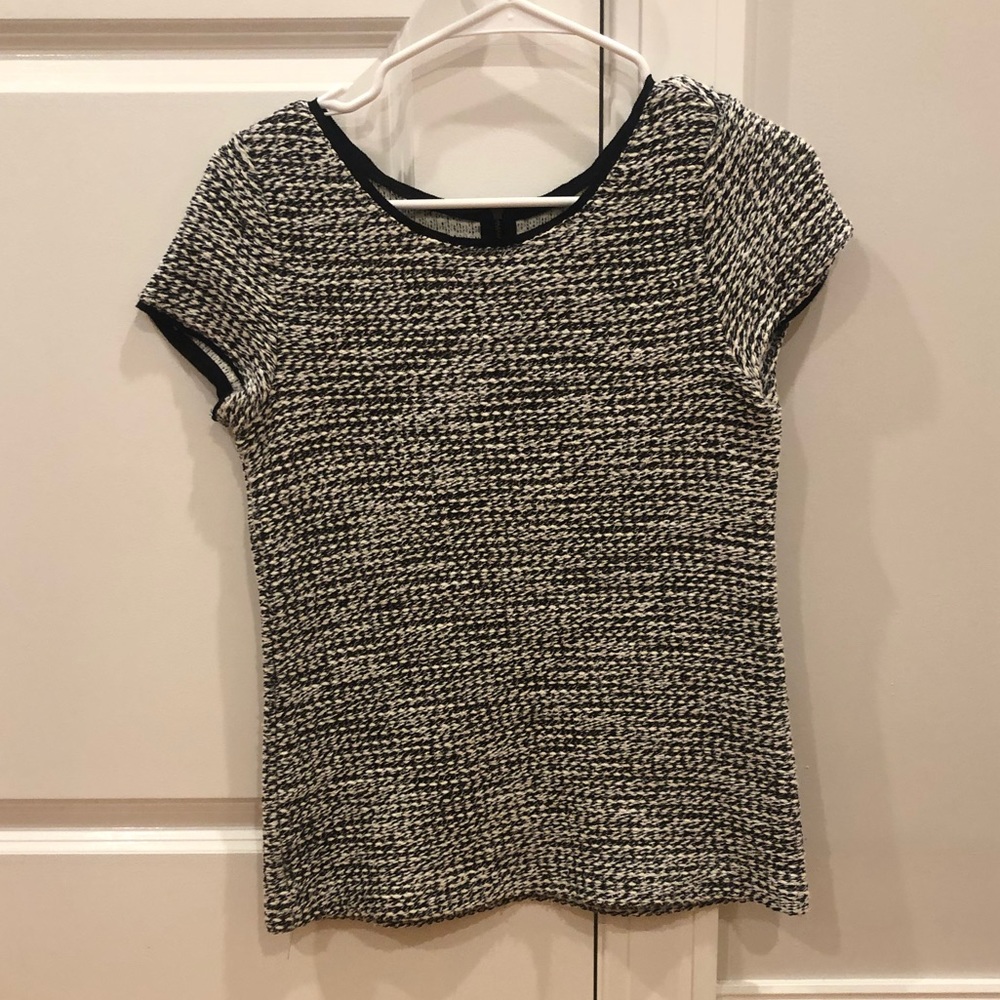 Ann Taylor Loft yarn textured cap sleeve shirt